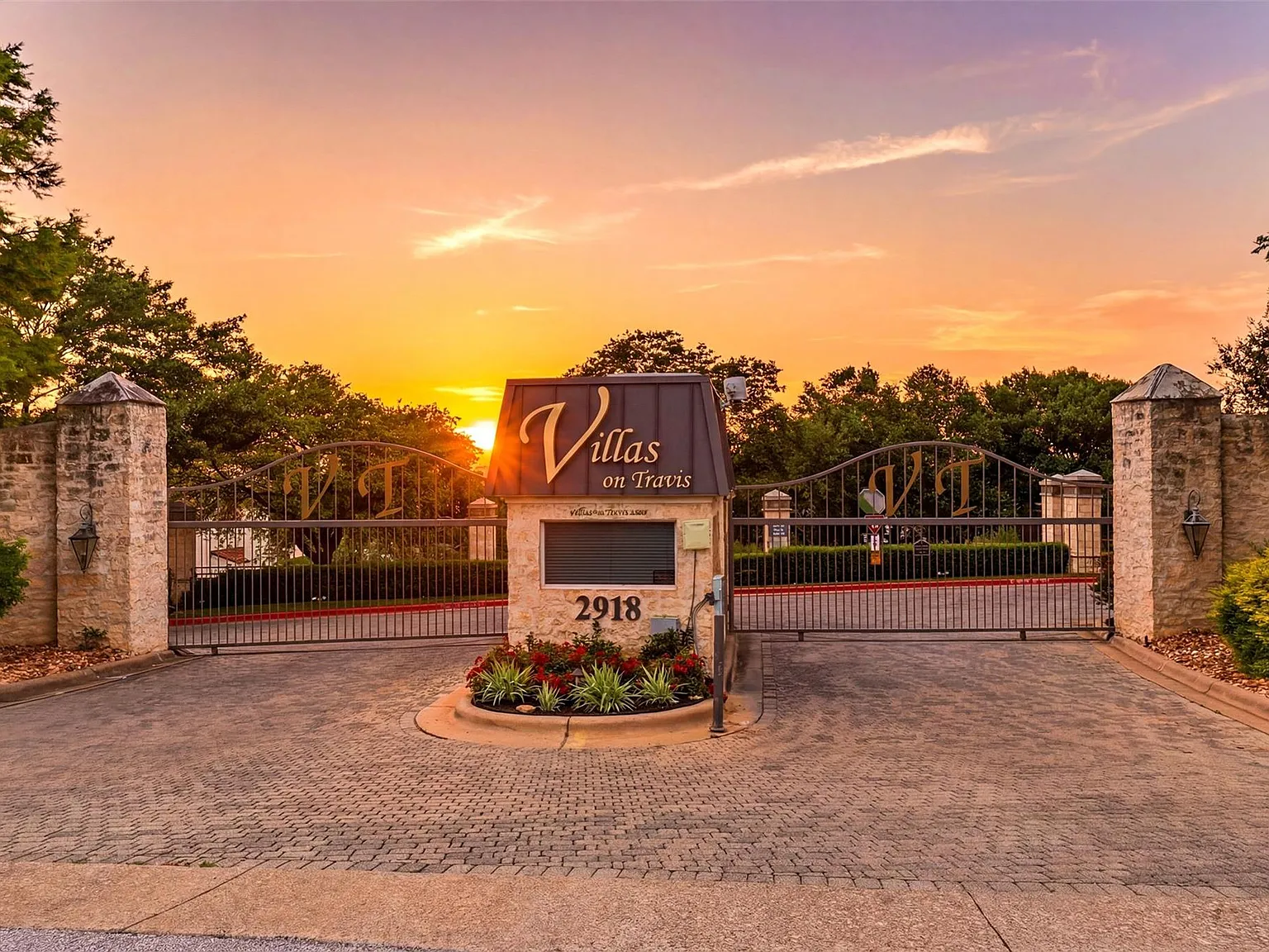 2 bed, 2.0 bath, 1204 sqft, $2,100 — Photo 4
