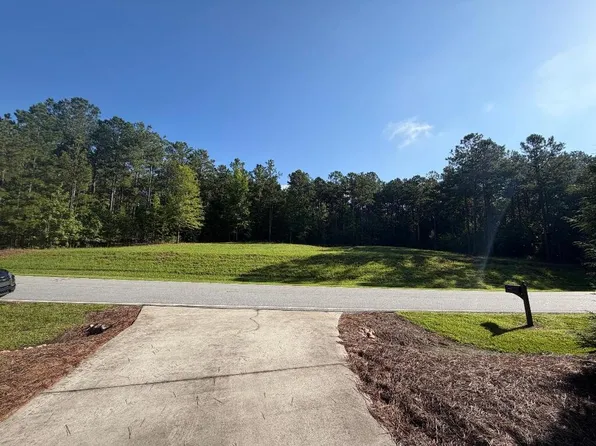 407 Eagles Harbor Dr, Hodges, SC 29653