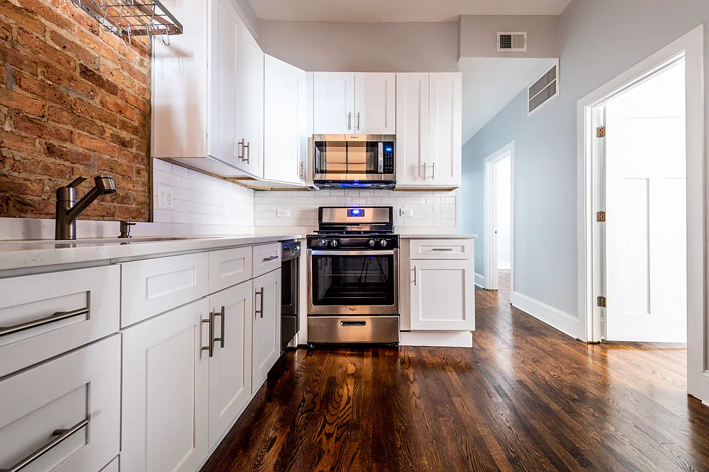 3 bed, 1300 sqft, $4,500 — Photo 2