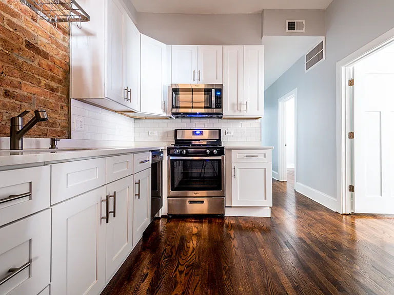 2040 N Bissell St #2 — Photo 2