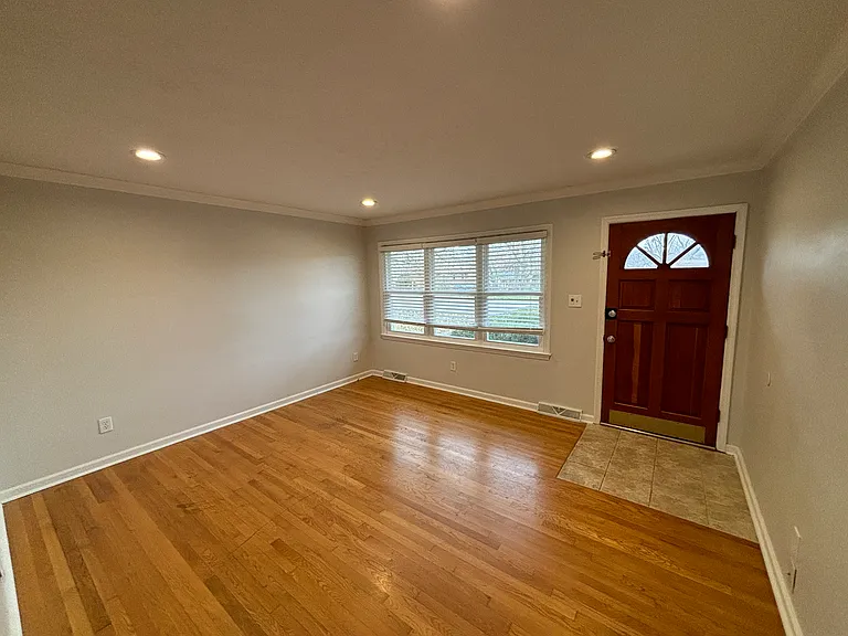 3564 Camelot Dr — Photo 7