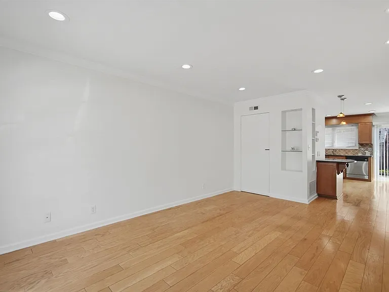 1155 Dickinson St #1155 — Photo 10
