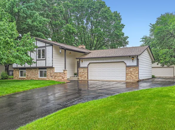 211 McKinley St, Anoka, MN 55303