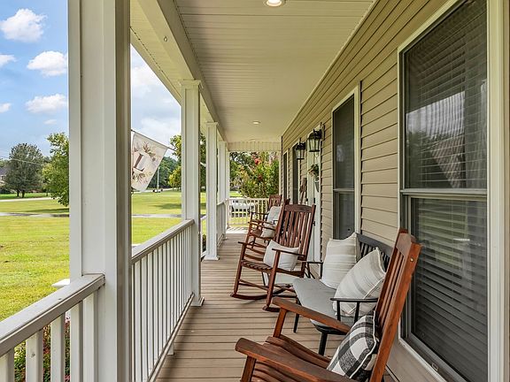 5th image of 6421 Yeatman Ln