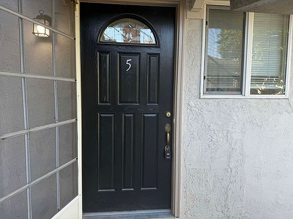 4th image of 543 Firloch Ave #5