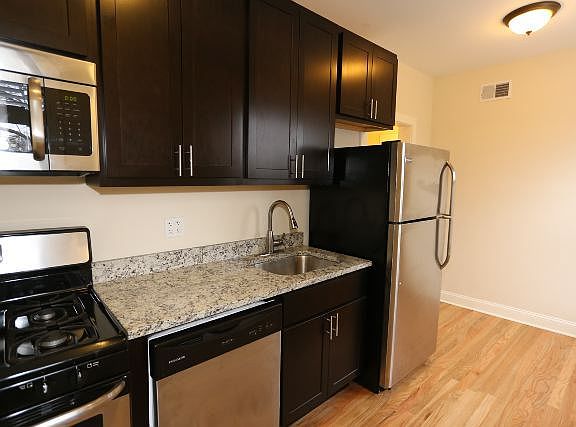 4th image of 4036.5 N Ashland Ave Unit 3S