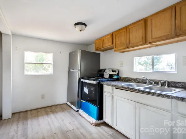 407 Elizabeth Ln, Gastonia, NC 28052