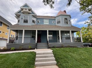 916 6th St SE #7B-3BA, Minneapolis, MN 55414