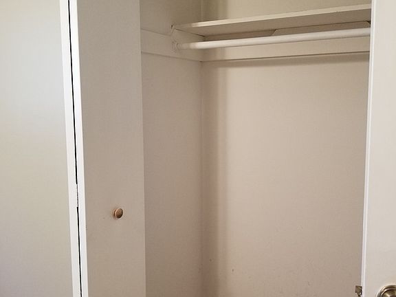 5th image of 322 E Madge Ave