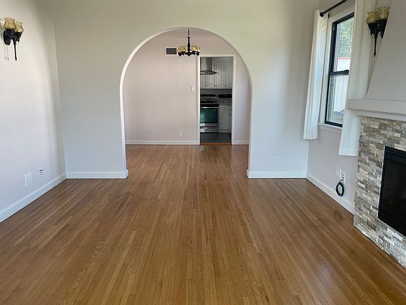 5th image of 737 W Alegria Ave