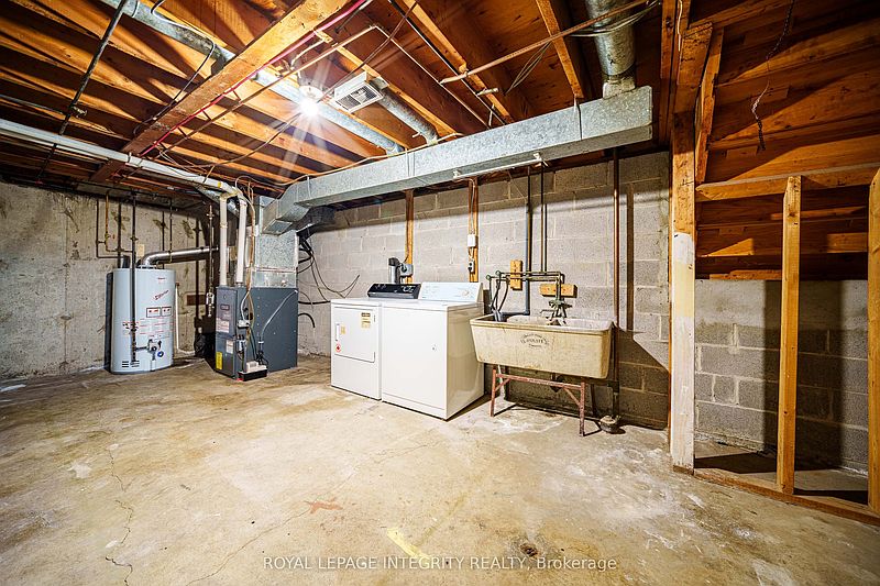 Ottawa House for rent - 4 Bedrooms — photo 35
