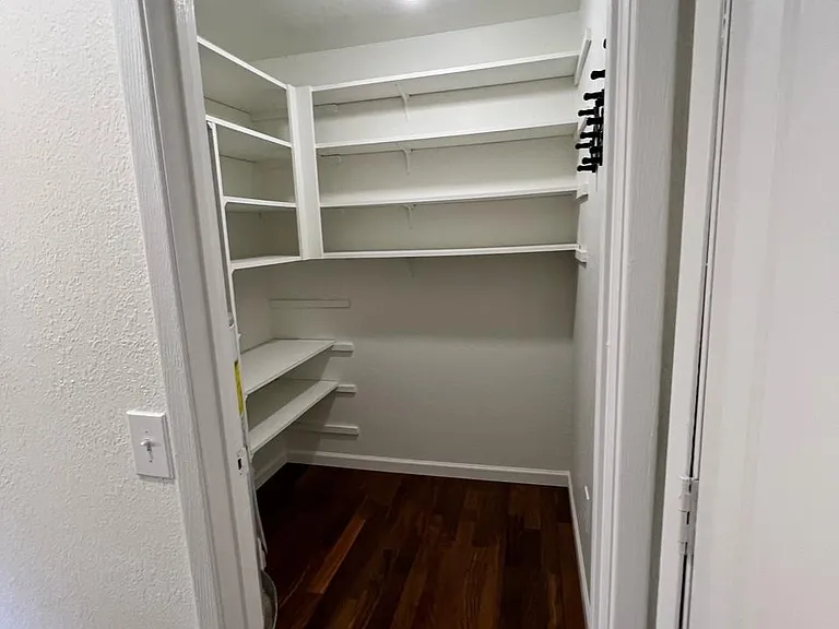 394 S Harlan Pl — Photo 18