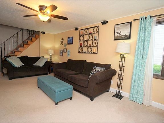 3rd image of 277 W Girard Blvd