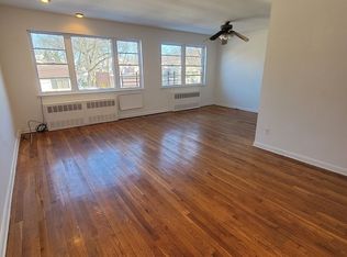 8212 138th St, Jamaica, NY 11435