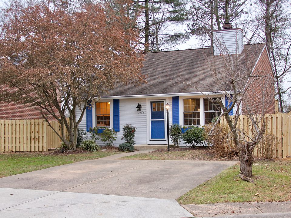 Front of House w/ new fence