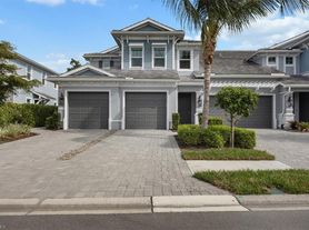 2560 Seychelles Dr, Naples, FL