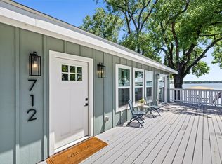 712 W Lake Dr, Weatherford, TX 76087