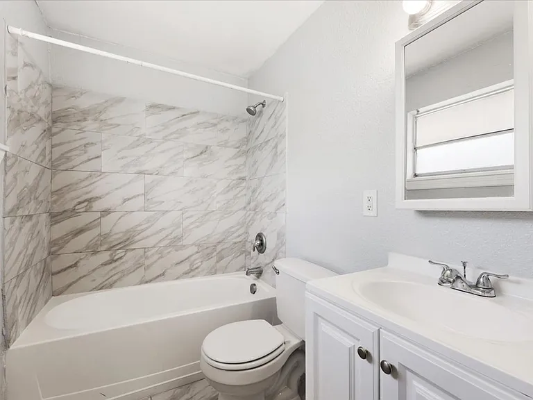 810 Sycamore Street — Photo 4