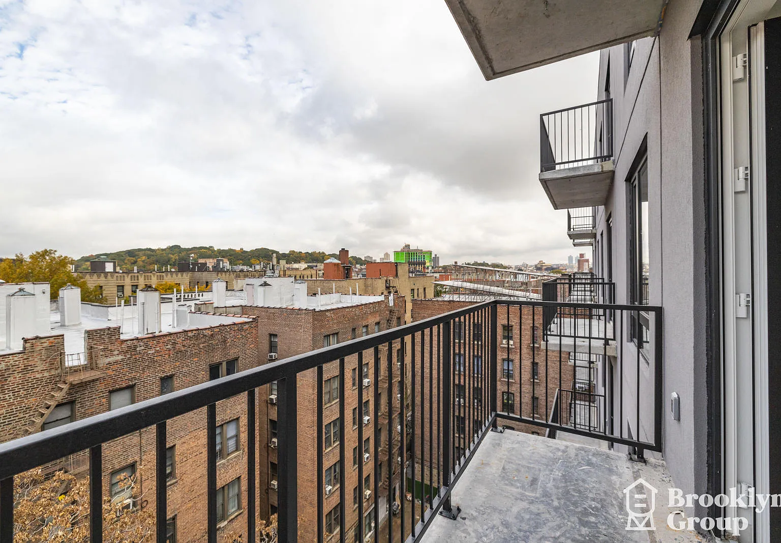 26 Sherman Avenue — Photo 3