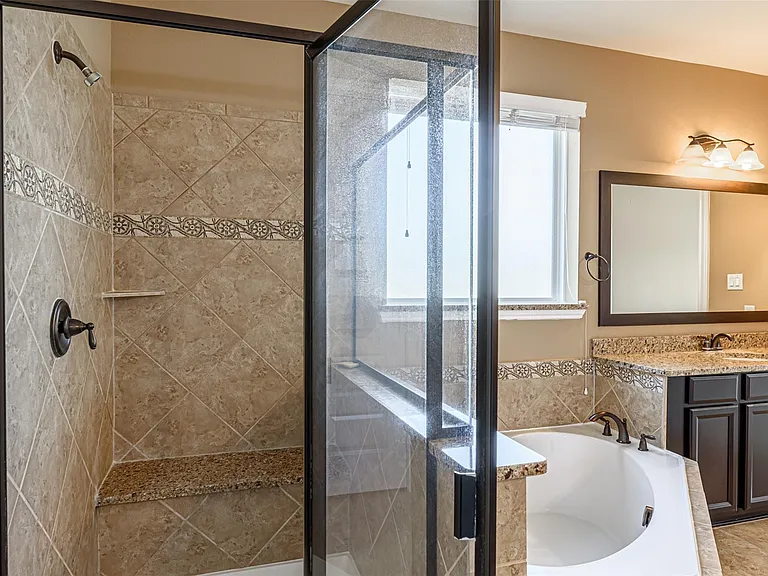 4607 Rockton Hills Ln — Photo 33