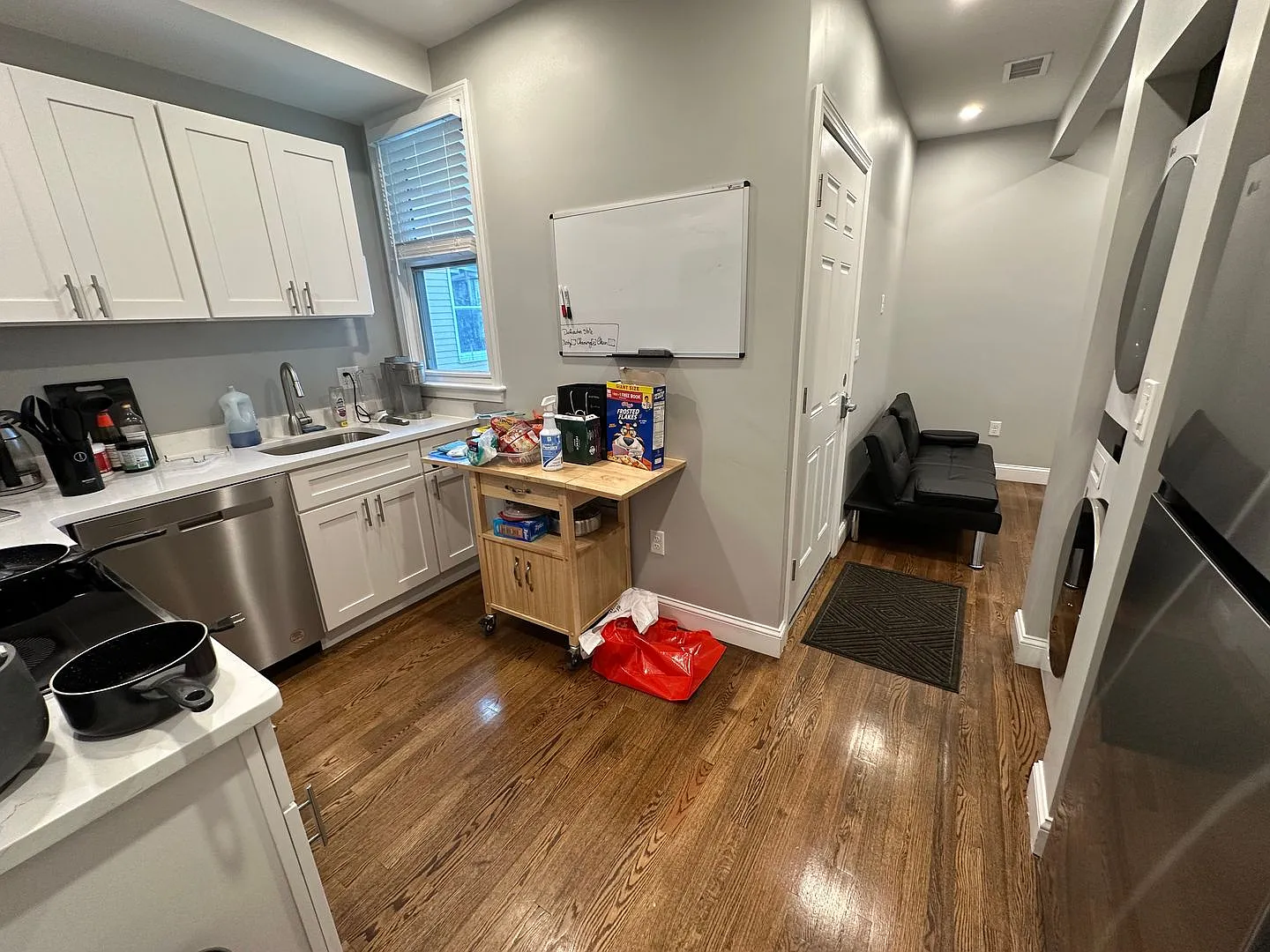 1room rent in for 4bed in Allston. — Photo 3