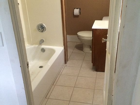 5th image of 302 Orchard Ave