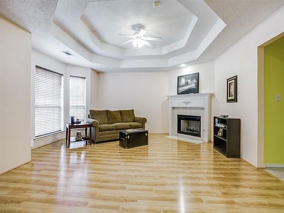 4th image of 2417 Park Vista Dr