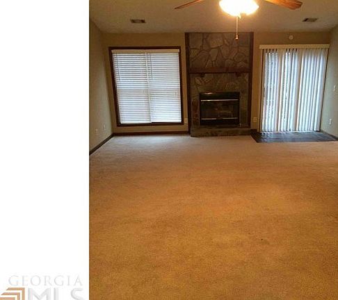 3rd image of 227 Brolley Woods Dr
