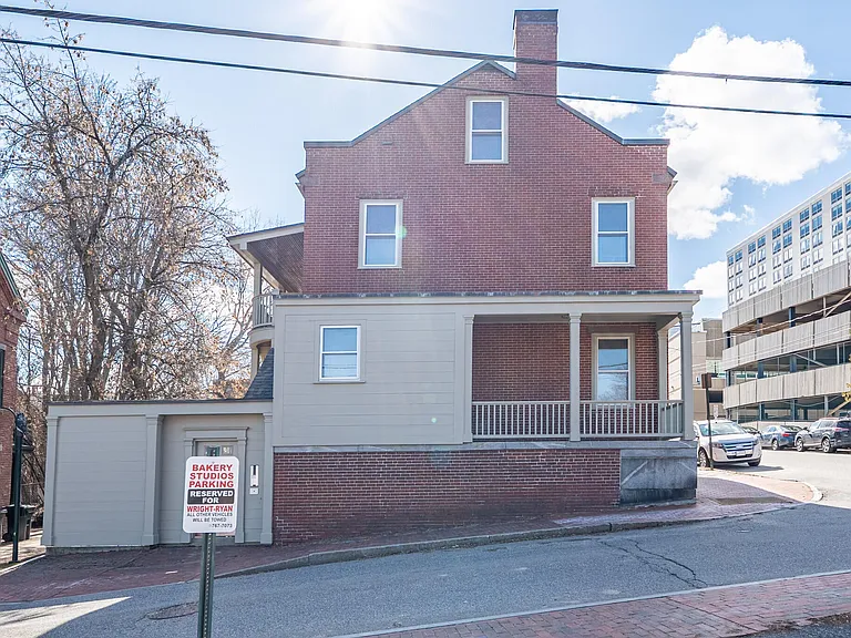 68 Pleasant St #3 — Photo 28
