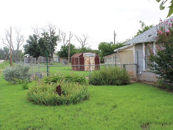 3rd image of 1008 N 10th St