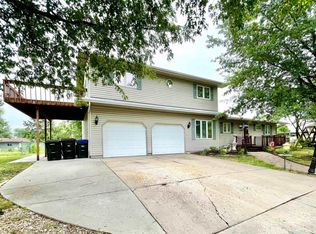 7106 SW Woodcroft Way, Topeka, KS 66619