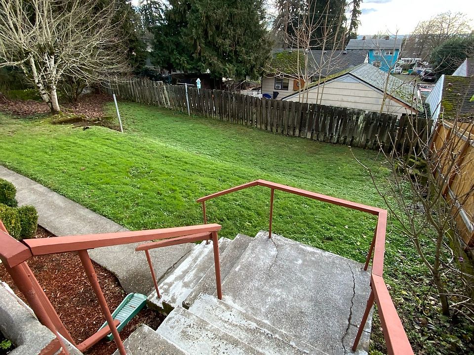 1st image of 2905 E 13th St #V2905