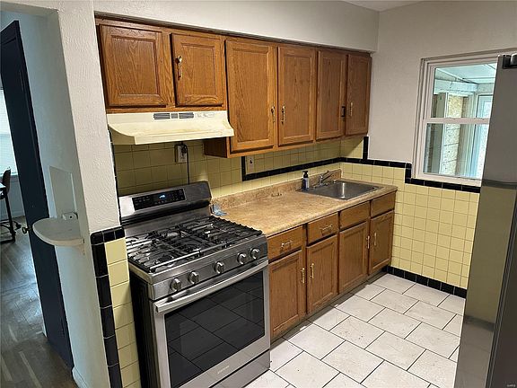 5th image of 4707 Melwood Ave