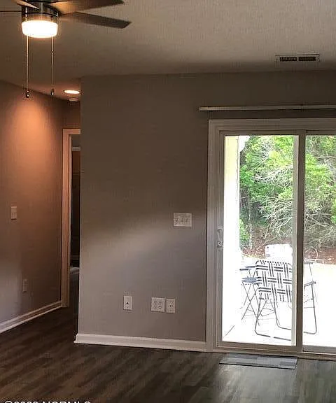4225 Elizabeth Ave — Photo 3