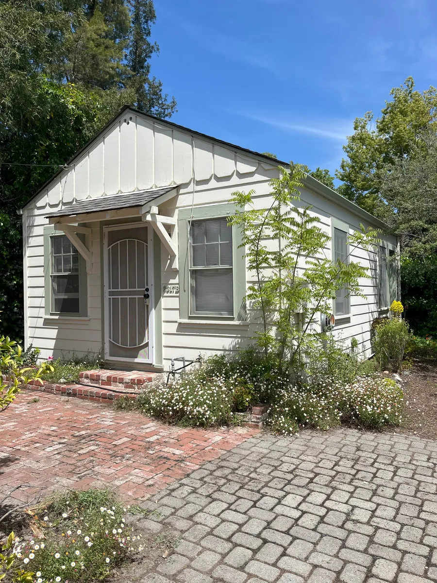 Primary Photo - 2317 Harvard St #B
