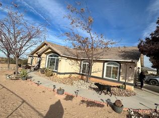 7915 Outpost Rd, Oak Hills, CA 92344