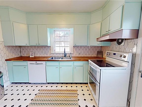 4th image of 1327 E Norcova Drive
