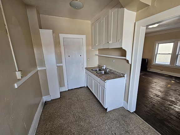 5th image of 1374 Boulevard Ct #406