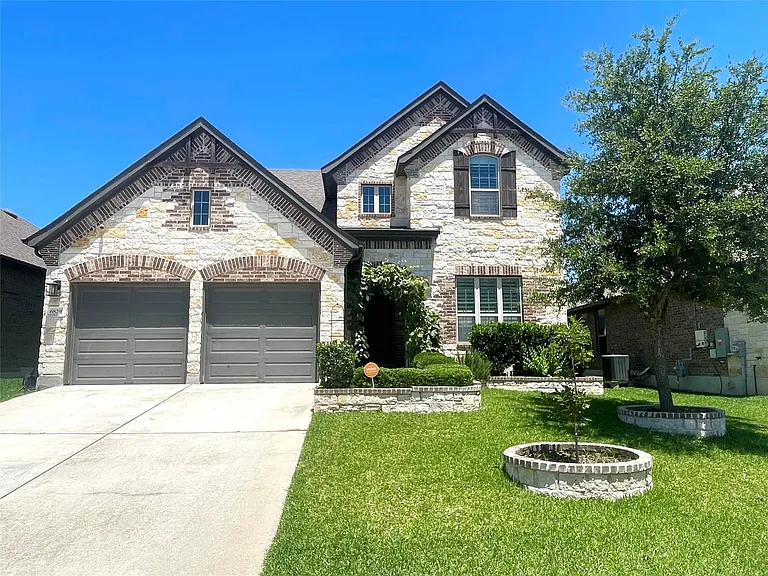 6829 Brindisi Pl — Photo 1