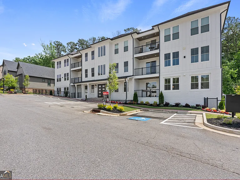 1050 Blair Ln #201 — Photo 4