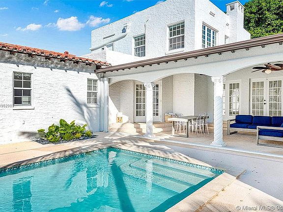 3rd image of 724 Alhambra Circle