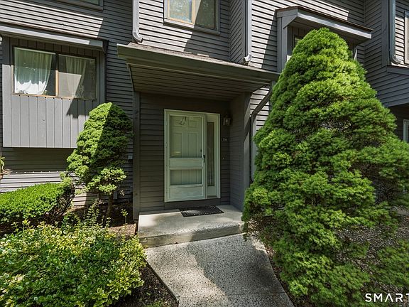 2nd image of 330 Conestoga Way #330