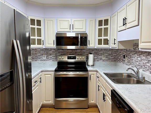5th image of 148 Wyndham Ct