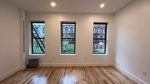 238 E 58th St Photo 1