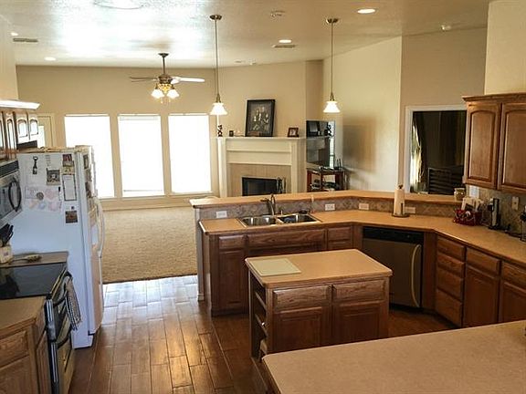5th image of 1020 Greenbriar Ct