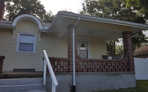 3rd image of 1729 S Glenwood Ave