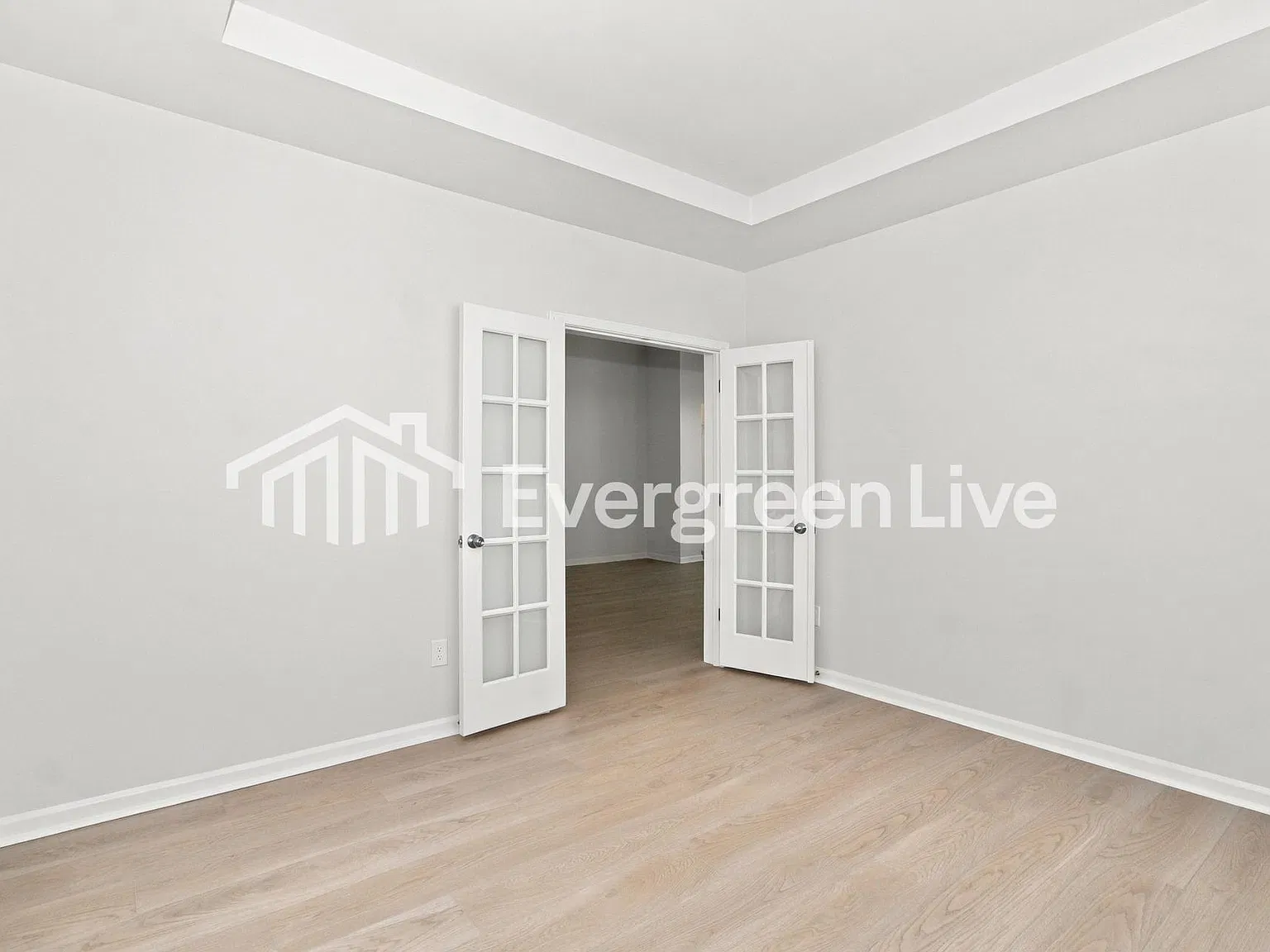 3 bed, 2.0 bath, 1748 sqft, $1,995 — Photo 2