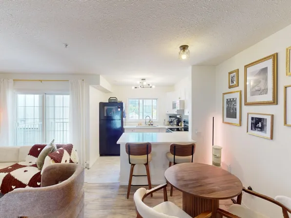 630 8th Ave SE #217, Calgary, AB T2G 5T2