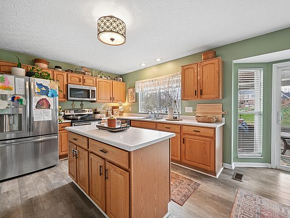 3rd image of 10153 Whittlesey Dr