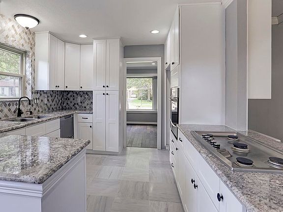 3rd image of 1710 Ashford Hollow Ln